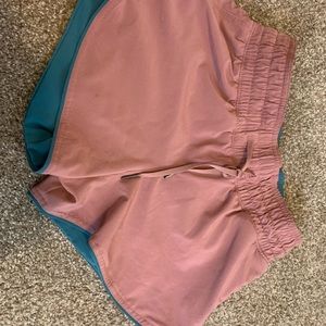 Lululemon choose a side shorts